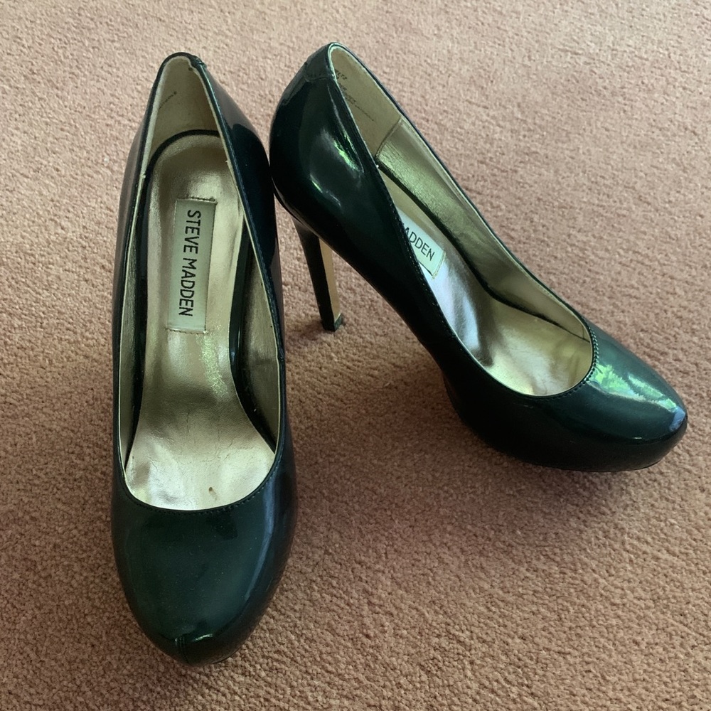 Steve Madden Black Patent Platform Pumps